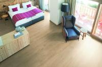 Ламинат Egger Pro Classic 8/32 4V Дуб Ньюбери Светлый EPL046